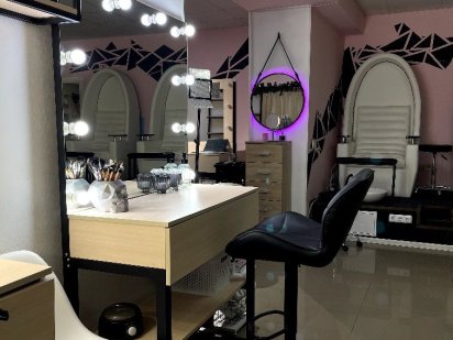 Терміновий продаж бьюті-коворкінгу (салон краси) Полтава