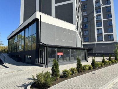 Продам частину комерційної площі Чорновола 94Г Ровно
