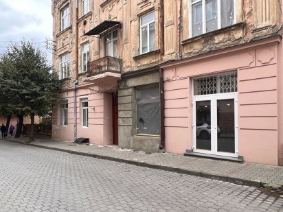 Продаж приміщення під лабораторію в центрі міста . Черновцы