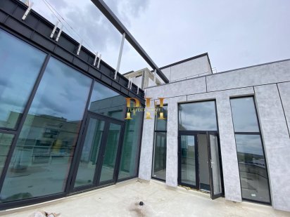 Приміщення в центрі міста з власною терасою Тернопіль