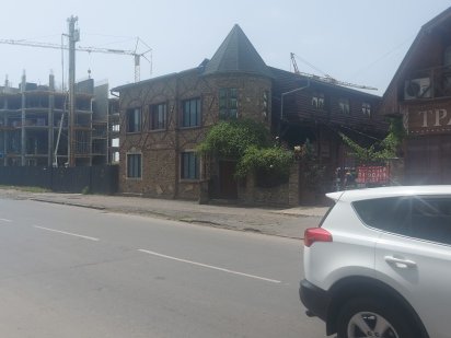 Продам два здания по 450 кв м на 18 сот.сдам проект 5 этажного Ужгород