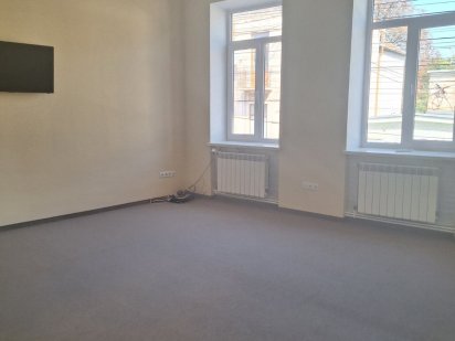 Продаж приміщення в центрі міста Черновцы