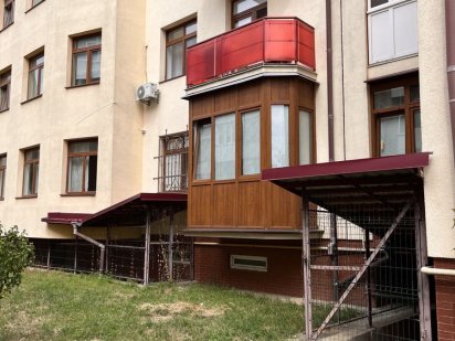 Продаж приміщення в ЦЕНТРІ/200$/м2!! Ужгород