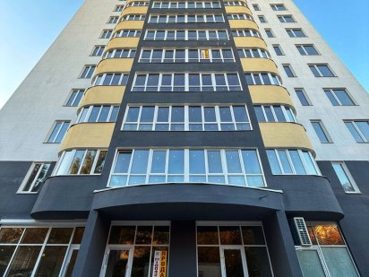 Продаж фасадного приміщення в центрі міста! Перший поверх + підвал Черкаси