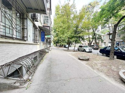 Продам комерческое помещение 60 кв м в центре под ваш бизнес Дніпро