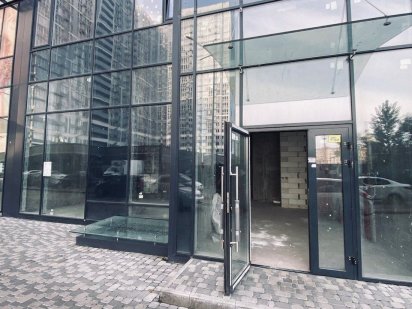 Продаж комерційного приміщення в ЖК Лебединий 206 кв.м. Київ