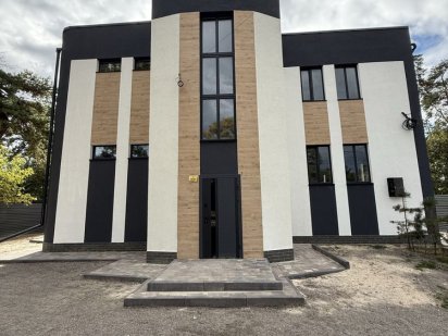 Продам комерційну будівлю по вул. Дахнівська! Червона лінія Черкаси