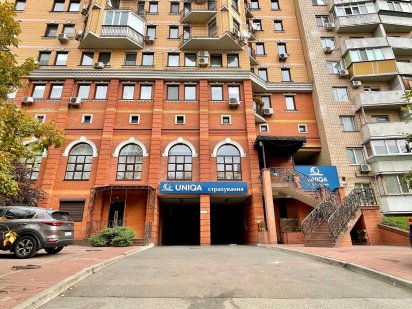 Нежилое помещение, офис угол Жилянской и Паньковской 27-78. Київ