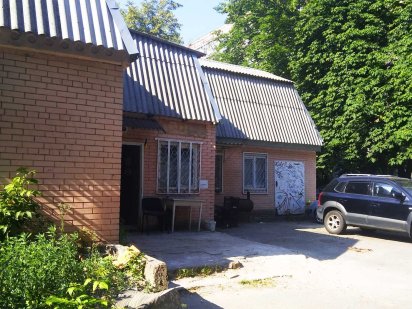 Без комісійних. Продаж окремої будівлі (вул.Наумова, поруч ЕКО-маркет) Київ