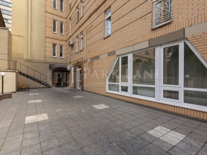 Cпорткомплекс, салон XL 548м2 ділиться на 4 окремих, Дмитрівська, 76 Київ