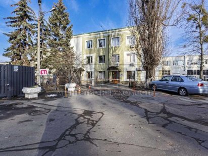 Продаж будівлі /2530м2/ вул.Туполева /Святошино /20 соток/Торг Киев