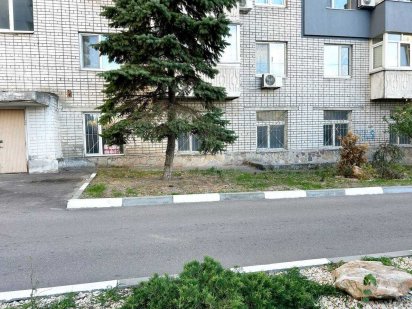 Продам коммерческое помещение 1-й этаж низ Проспекта Поля (Кирова) Дніпро