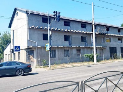 Продам комплекс будівель: ресторан,автомийка, готель в Новомиколаївці. Кропивницький