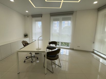 Продам офис с новым ремонтом ЖК Малахит ул.Богдановская Липковского Київ