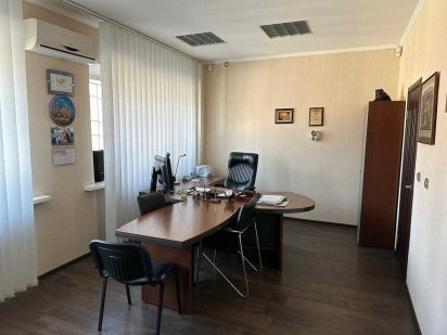 Продам производственно-административную базу на улице Макарова Дніпро