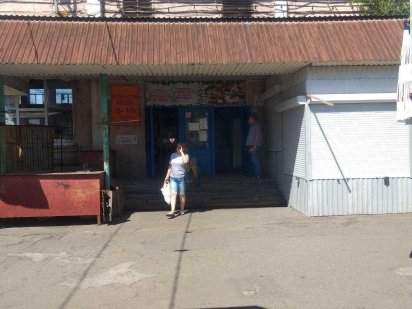 Продам киоск в хорошем месте на крытом рынке