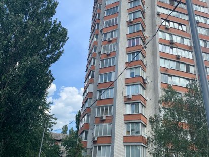 продам салон коммерция офис Красноткацкая 16б 23м хозяин Київ