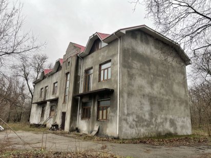 Здание и земля для базы отдыха