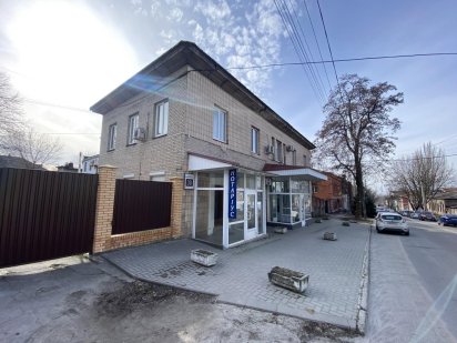 Продаж 2-поверхової будівлі в центрі Олександрівського р-ну