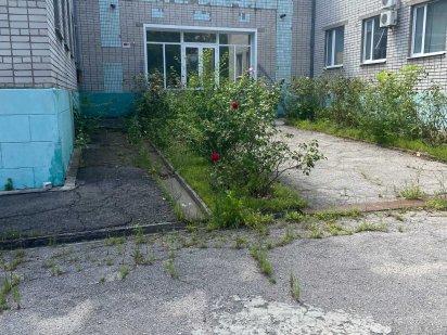 Двоповерхова нежитлова будівля загальною площею 1340, 4 кв.м.