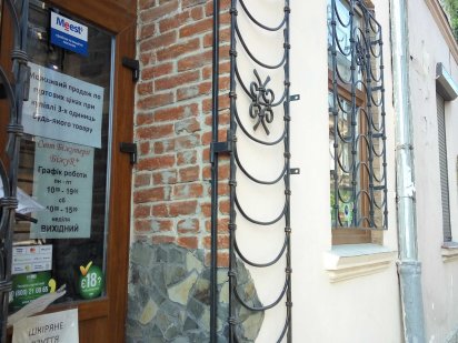 Продаж фасадного приміщення біля залізничного вокзалу Львів