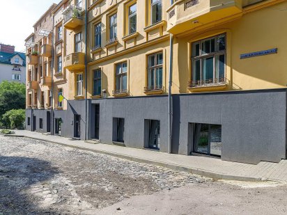 Продаж фасадного приміщення з орендарем Львов