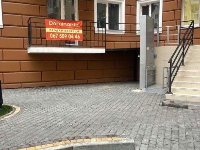 Коммерция со своим входом в заселено комплексе . ЖК Континент Одеса