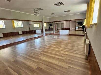 в. Манастирського продаж приміщення з ремонтом Львов