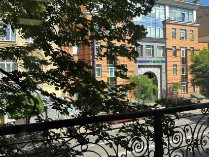 Продам комерційне приміщення в житловому будинку на Січових Стрільців! Киев