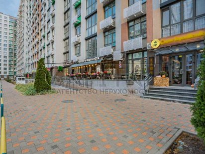 Продажа Фасад в ЖК "Місто Квітів" (80.4м2) с якорным арендатором Київ
