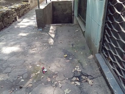 2комнаты35кв.,цоколь5ти эт.кирп.дома,Космическая132