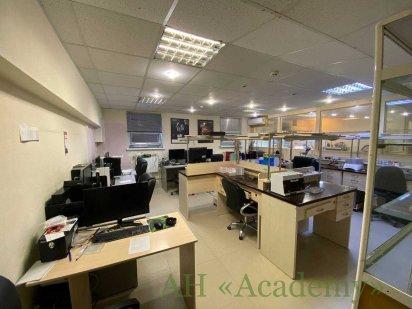 Продам просторное помещение 212 кв.м. на Гладкова 63000 у.е. Дніпро