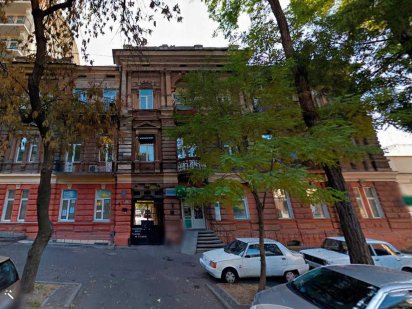 8 номерів в центрі міста біля Парку Шевченка під готельний бізнес 