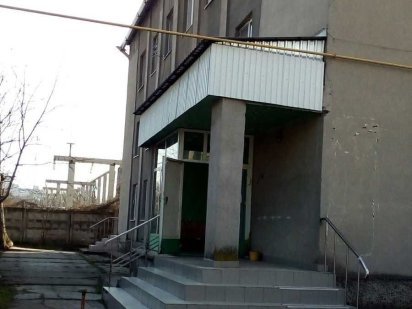 Фасадне приміщення 840 кв.м. на Таїрово 