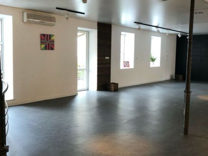 Помещение под бизнес: салон, магазин, банк, клинику 