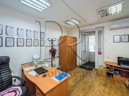 БЕЗ% Офіс клініка, магазин Салютна 1Б Нивки Щербаківського Файна таун Киев