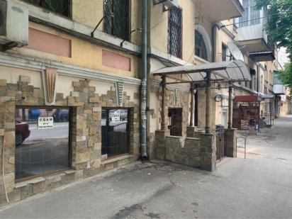 Такая цена один месяц.Продам кафе,магазин,помещение,  Разумовского 24 