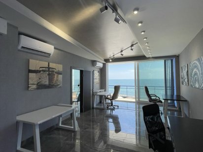 Маристелла ул. Красных зорь первая линия у моря. 