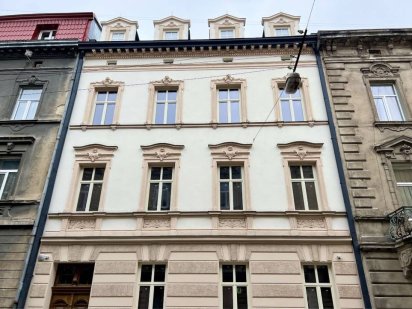 Продаж чотирьох поверхового будинку в центрі Львова Львов