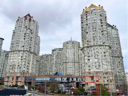 Продаж нежитлового фасадного примыщення 252 кв.м. вул. Мокра, 20А Київ