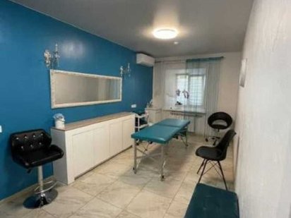 Новая цена!!Продам фасадный салон красоты в р-не Тираспольской площади 