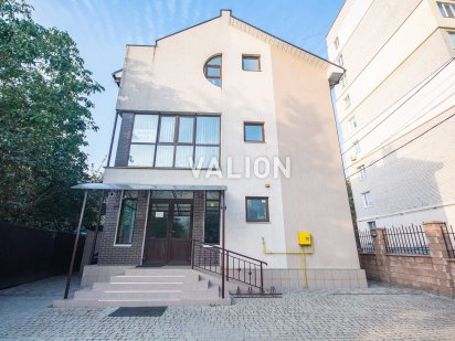 Продаж адмінбудівлї м Бровари, вул. Чорних Запорожців (Короленка), 25 Бровари