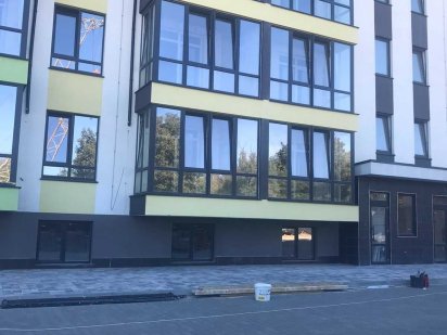 Продам  коммерческое помещение в сданном доме. 