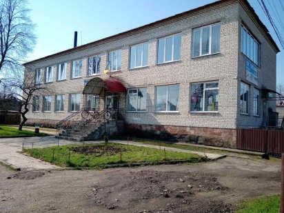 Продам приміщення з приватизованою земельною ділянкою Львов