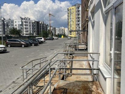 Однокомнатная с отдельным входом с пандусом! Идеально под коммерцию! Буча