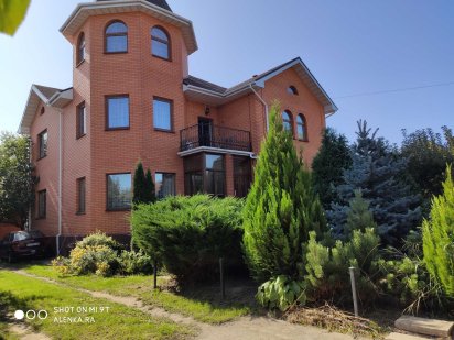 Котедж в центрі Бучі з бомбосховищем під садочок, школу, медцентр Буча