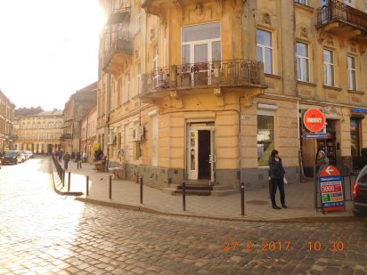 Центр! Окремий вхід! Приміщення 95,5 м², 1 поверх на вул. Раппапорта 1 Львів