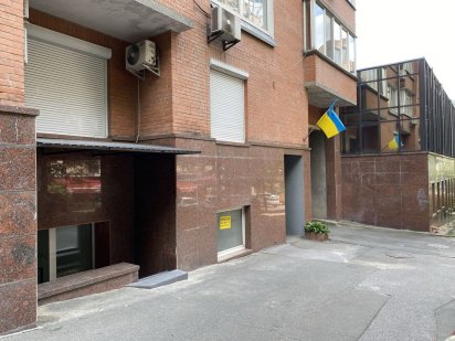 Продаж нежитлового приміщення 122м2 під офіс , шоурум Кониського 52-58 Київ