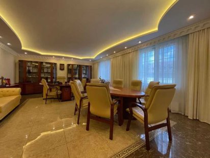 Приміщення, клініка, офіс 674 кв.м, з меблями, Максимовича Київ