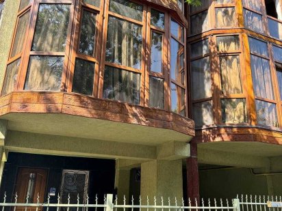 Продаж будинку з фасадним входом вул. Героїв УПА 38 (бл. центр) Львов